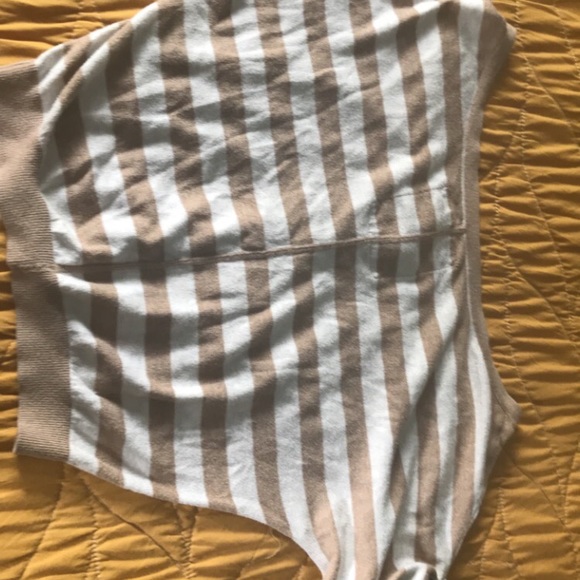 hollister brown and white striped button up top - Picture 3 of 4